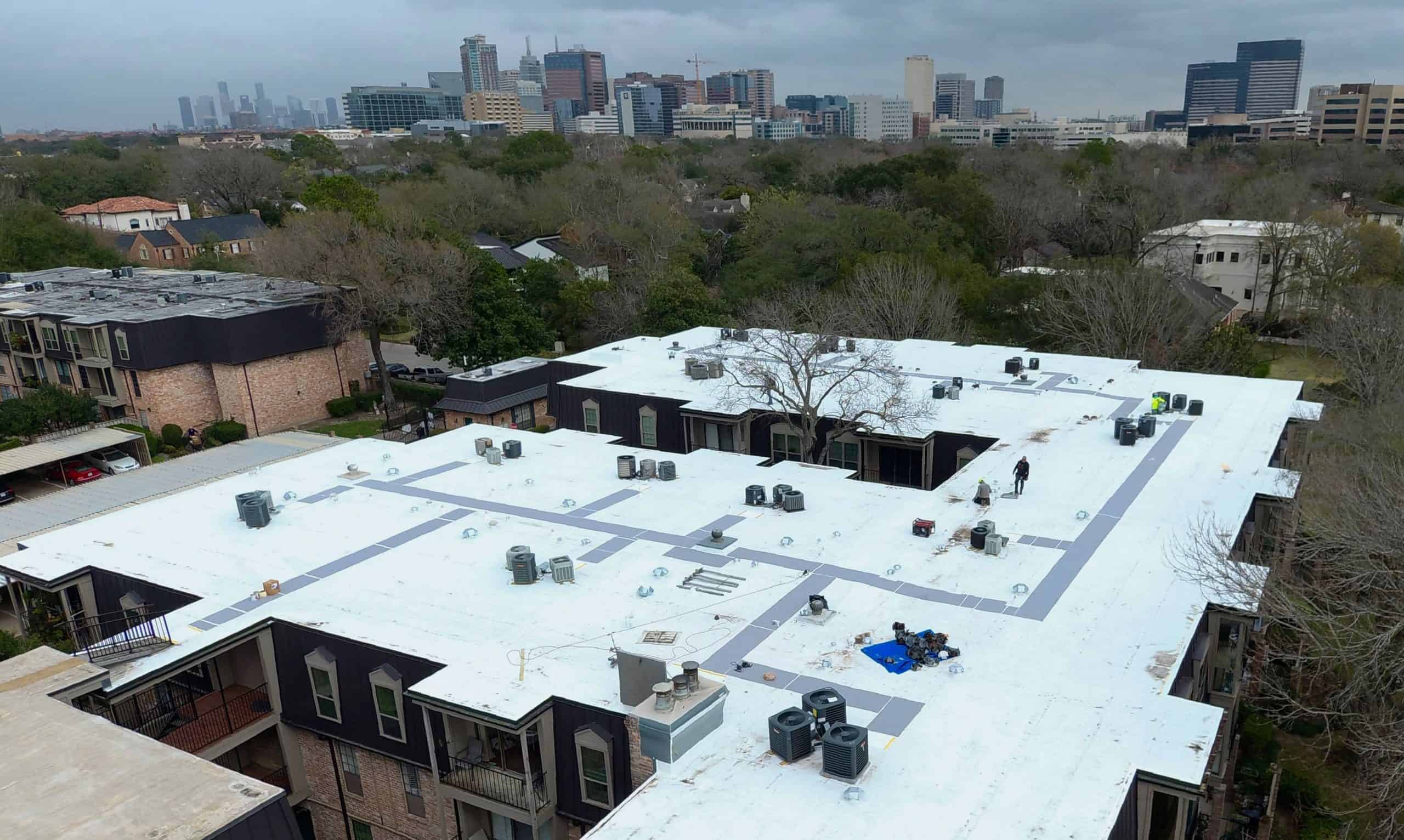 Large Apartment Complex Roofing Project - O&M Construction HTX
