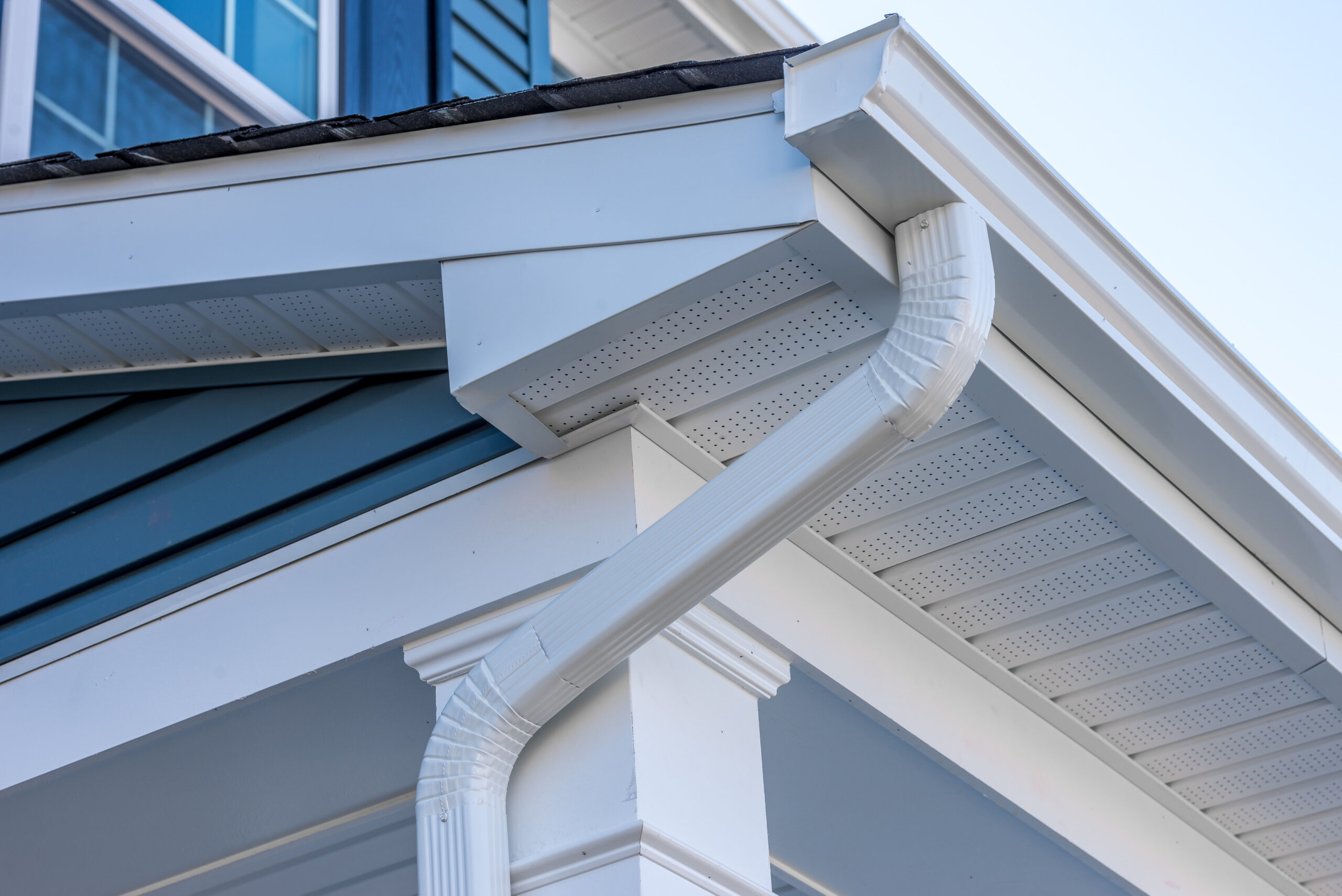 Professional seamless gutter installation for Houston homes